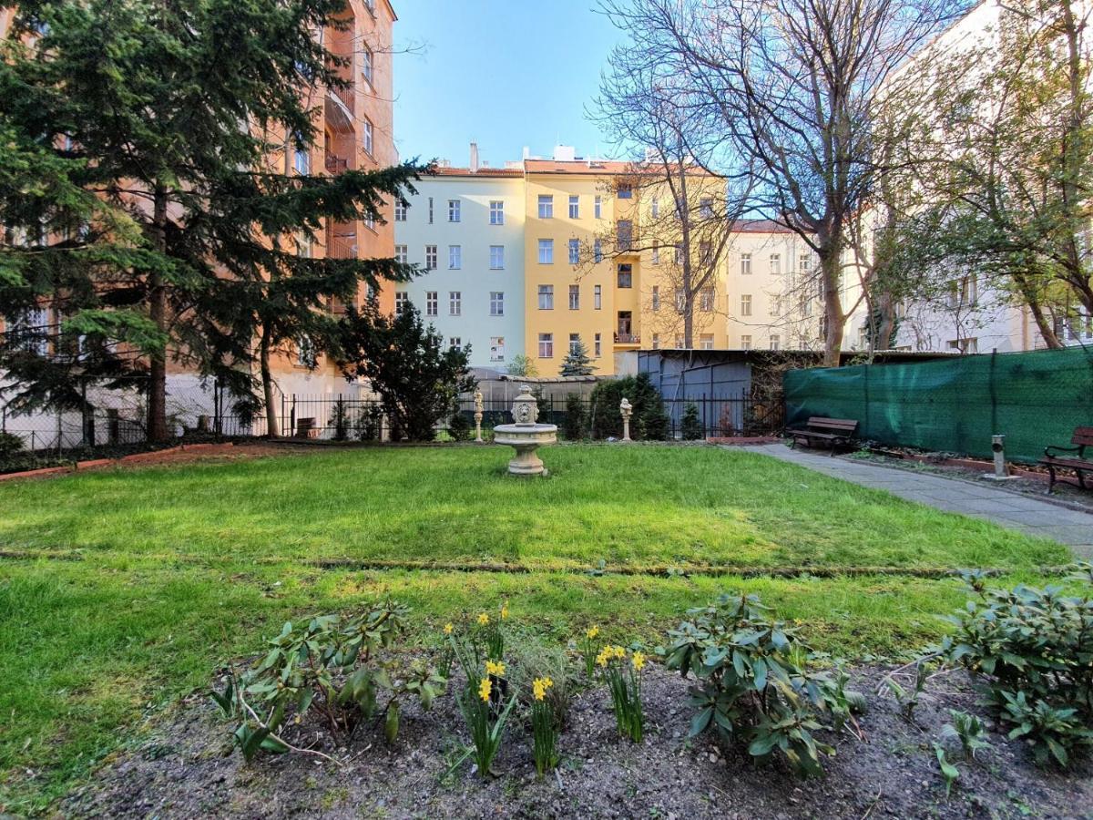 Apartment Прага Екстериор снимка