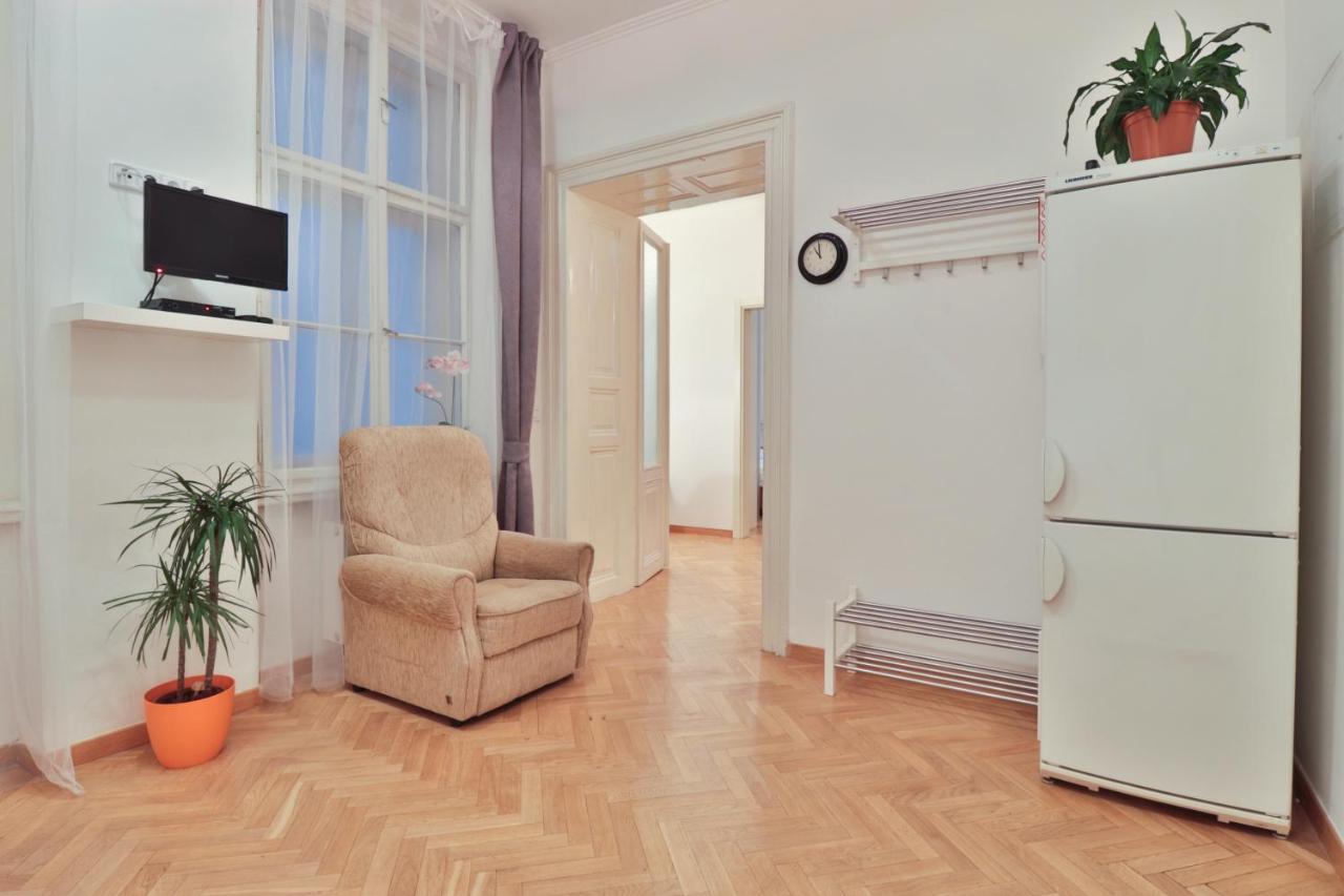 Apartment Прага Екстериор снимка